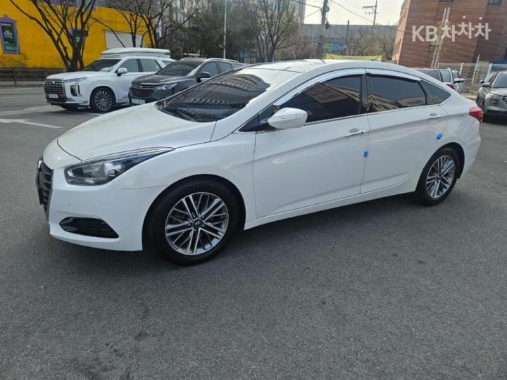 Hyundai i40 Saloon 1.7 VGT Unique 3