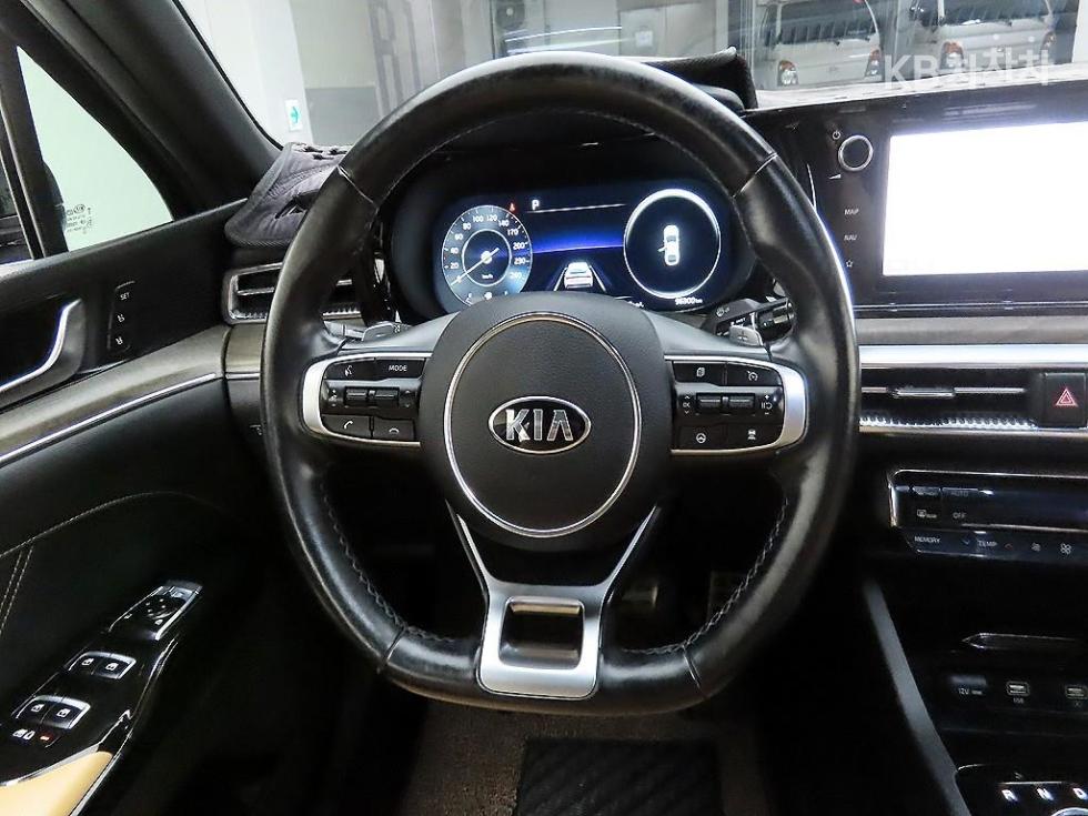 2021 - kia k5