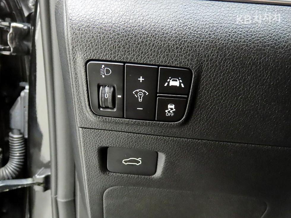 2021 - kia k5