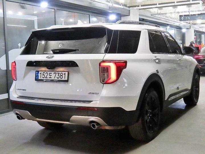 Ford Explorer Gasoline Turbo 2.3 AWD Limited 5