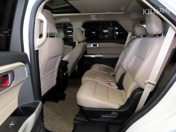 Ford Explorer Gasoline Turbo 2.3 AWD Limited 8