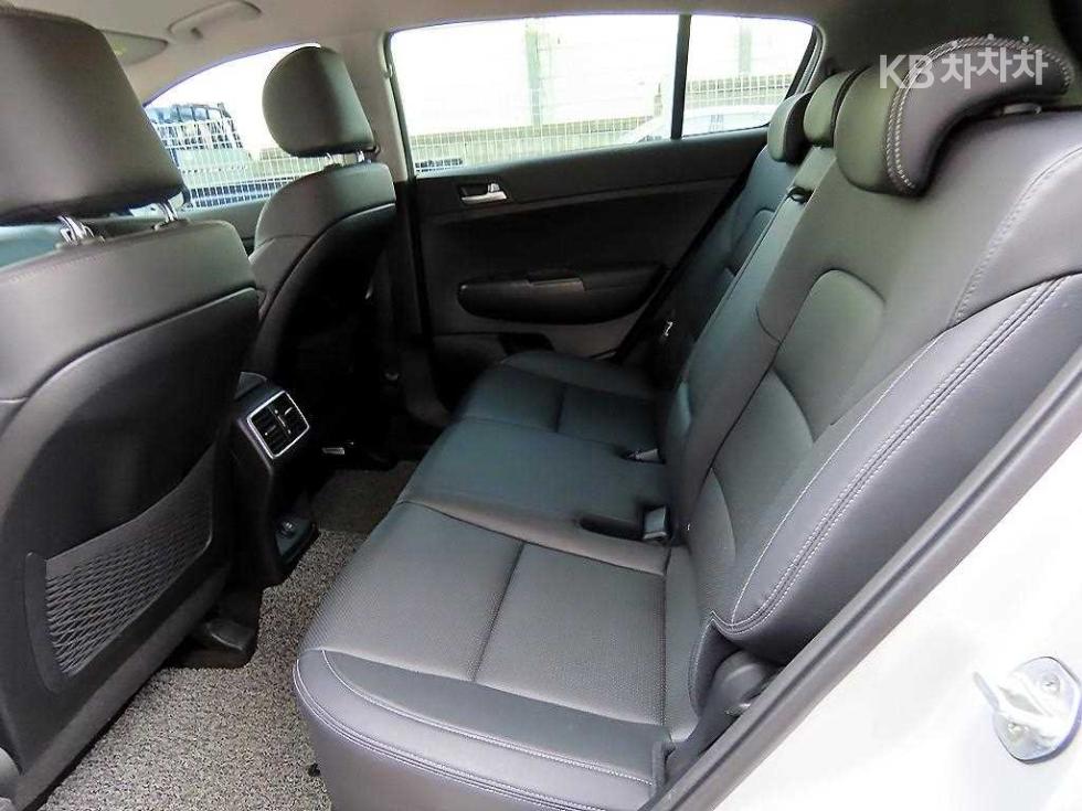 2020 - kia sportage