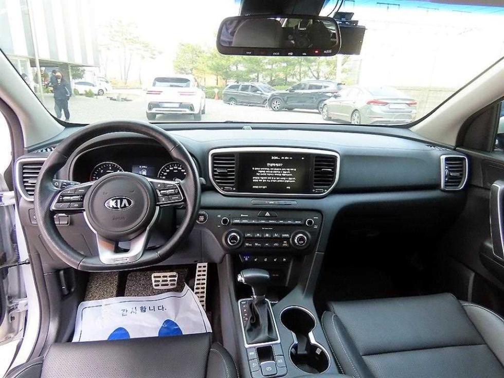 2020 - kia sportage