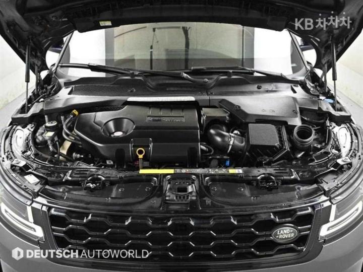 Land Rover Range Rover Evoque New 2.0 D180 SE 7