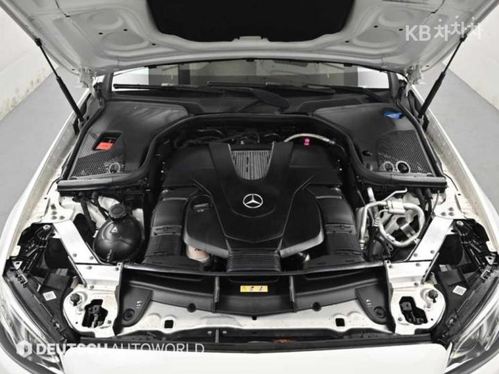 Mercedes-Benz E-Class W213 E450 4MATIC Coupe Base Type 8