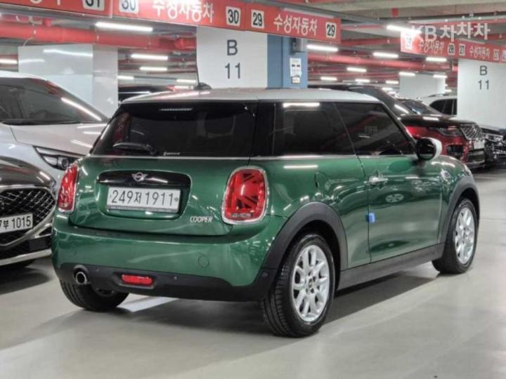 Mini Cooper 1.6 SE 4
