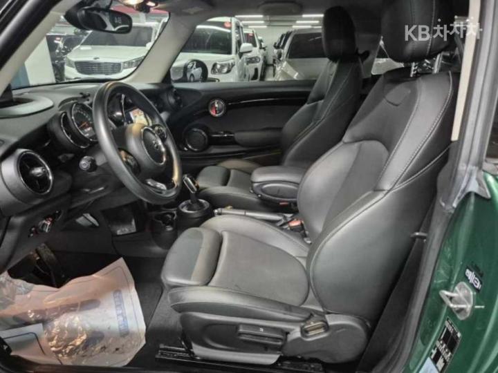 Mini Cooper 1.6 SE 8