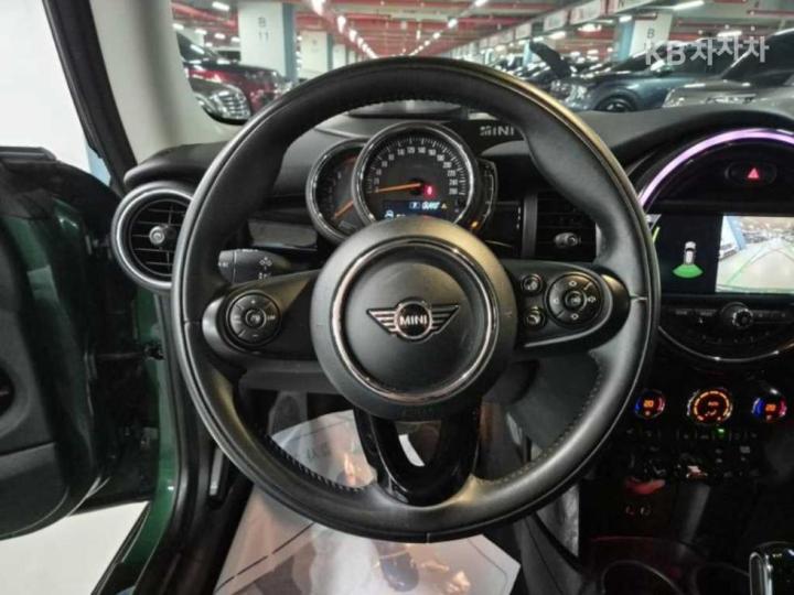 Mini Cooper 1.6 SE 10