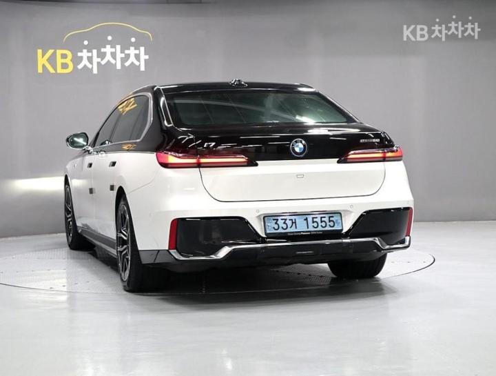 BMW i7 eDrive 50 M Sport 5