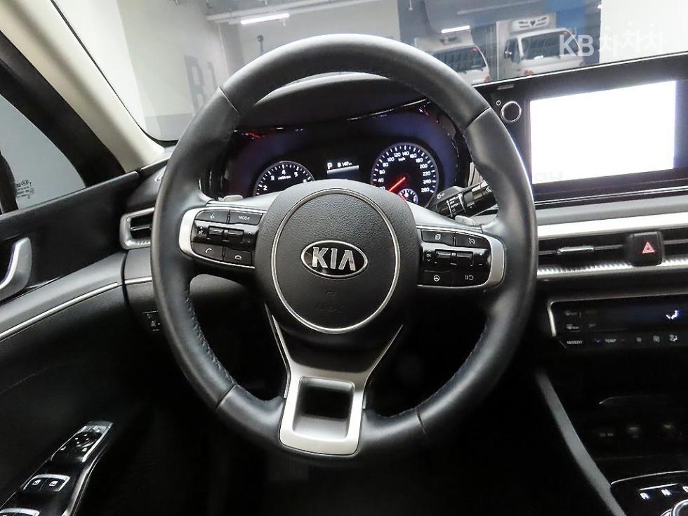 2021 - kia k5