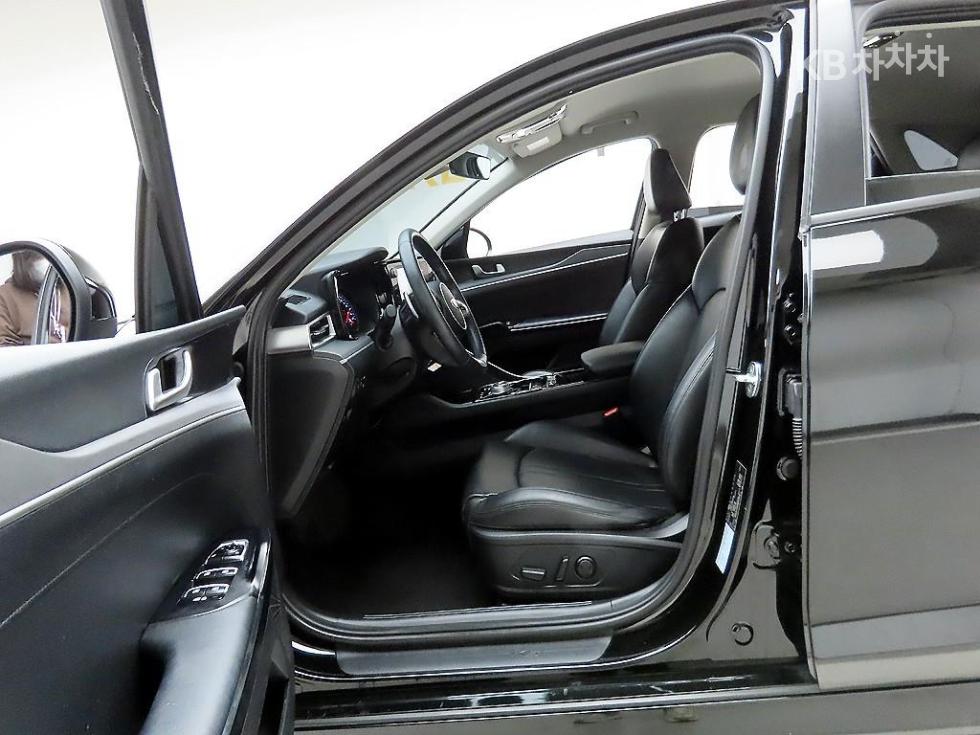 2021 - kia k5