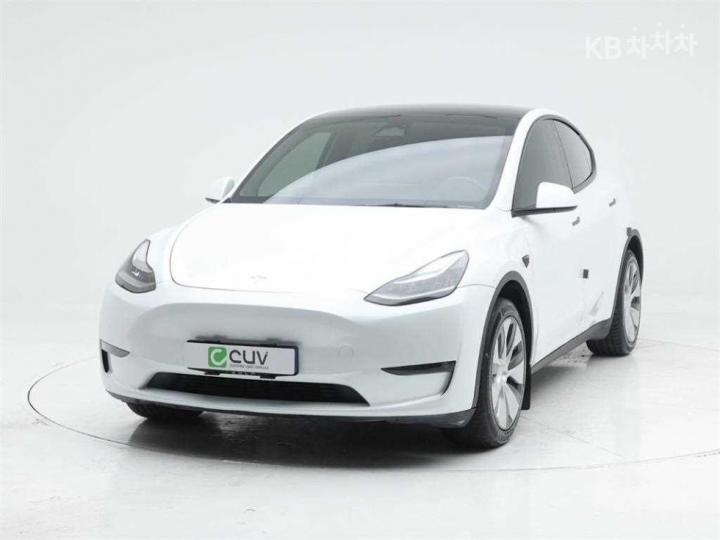 Tesla Model Y Long Range 2