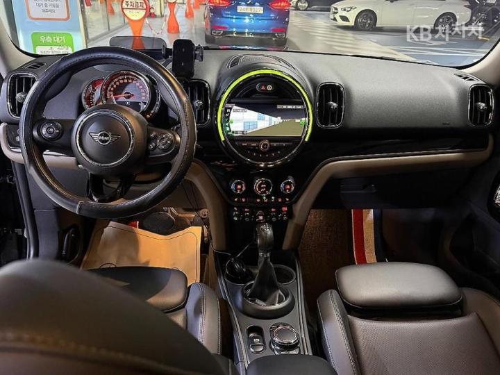 Mini Countryman F60 1.5 Cooper HighTrim 7