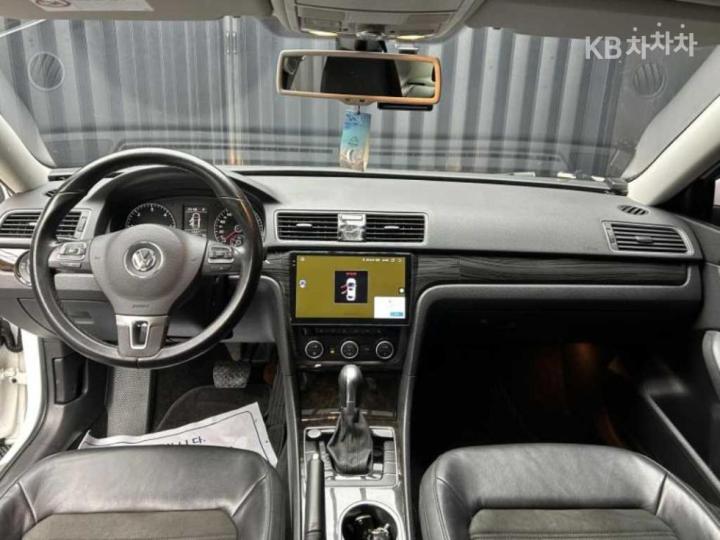 Volkswagen Passat 2.0 TDI B7 11 year ~ 9