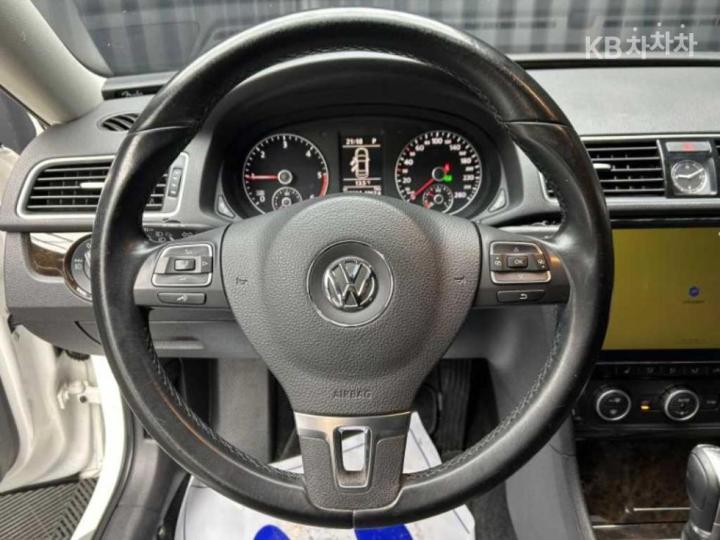 Volkswagen Passat 2.0 TDI B7 11 year ~ 10