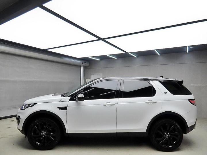 Land Rover Discovery Sport 2.0 TD4 HSE Luxury 5