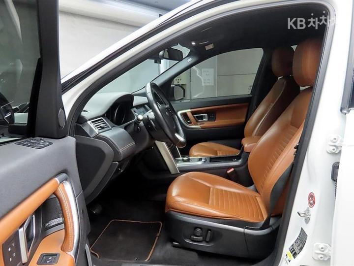 Land Rover Discovery Sport 2.0 TD4 HSE Luxury 6