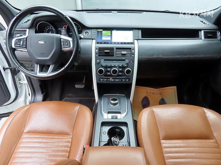 Land Rover Discovery Sport 2.0 TD4 HSE Luxury 8