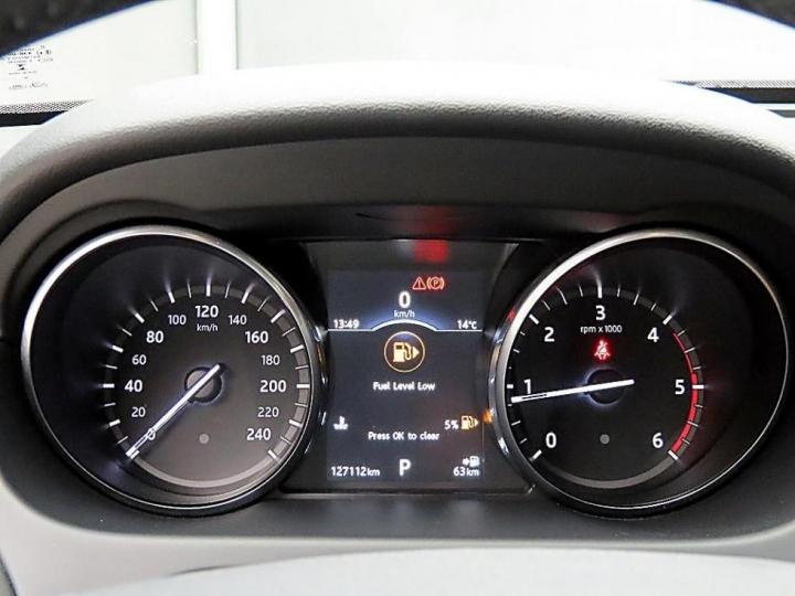 Land Rover Discovery Sport 2.0 TD4 HSE Luxury 9