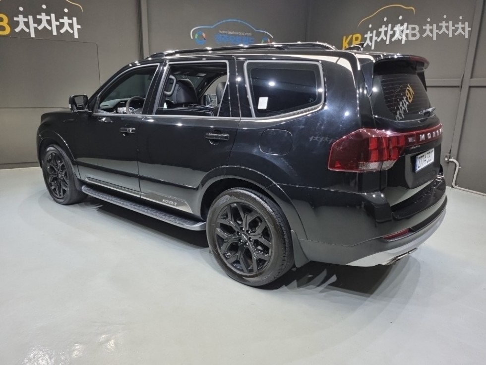 2022 - kia mohave