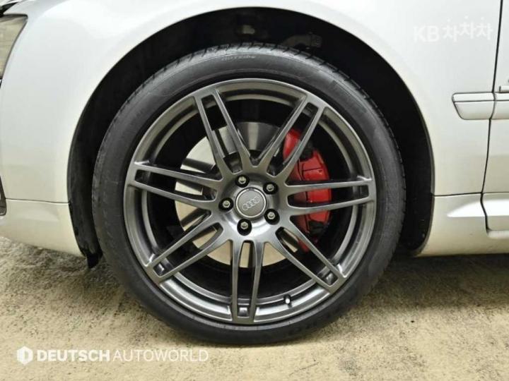 Audi A8 NEW 4.2 FSI Quattro LWB D4 6