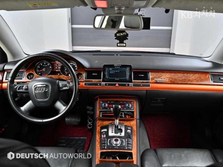 Audi A8 NEW 4.2 FSI Quattro LWB D4 8