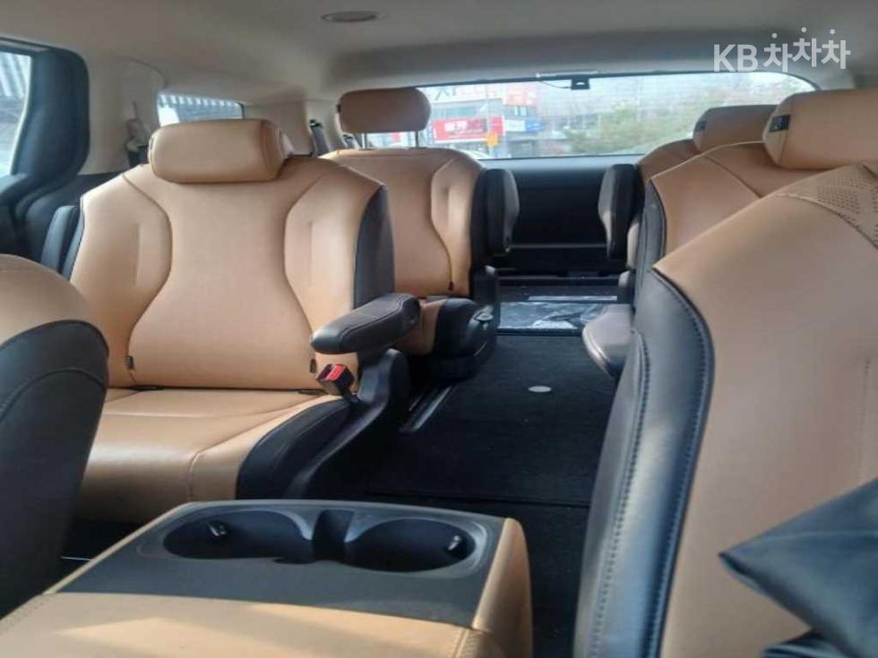 2022 - kia carnival