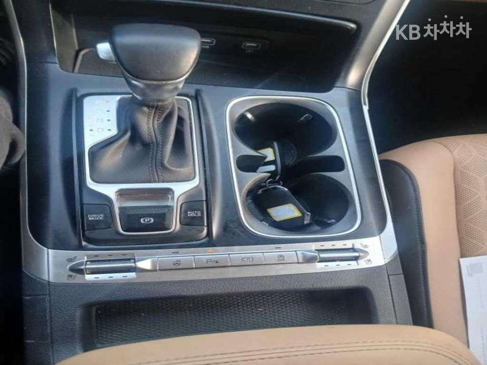2022 - kia carnival