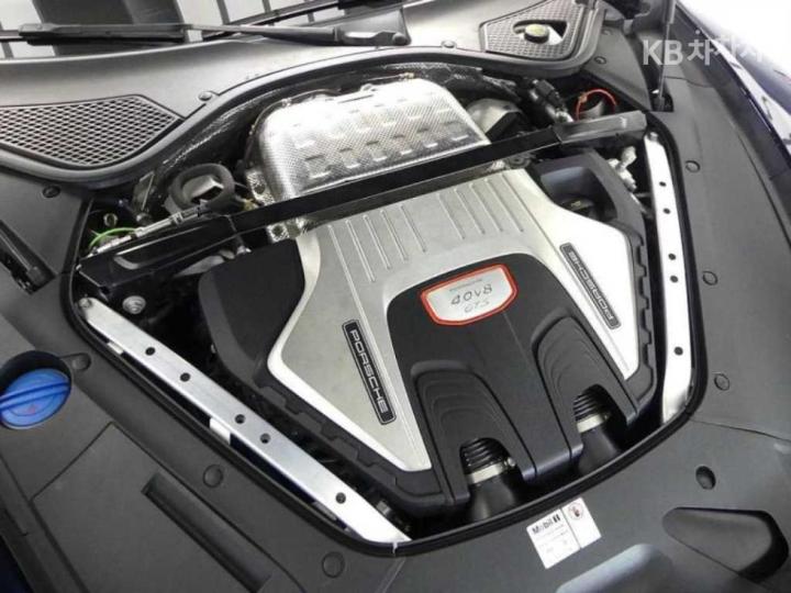 Porsche Panamera 971 4.0 GTS Base Type 6