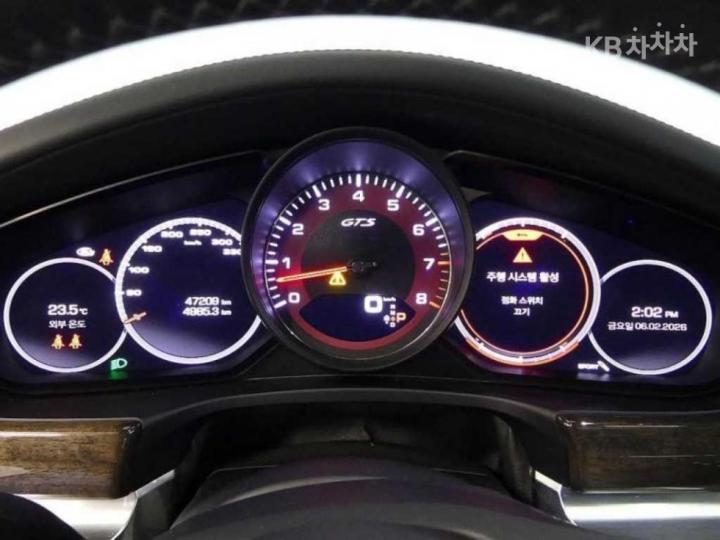 Porsche Panamera 971 4.0 GTS Base Type 7