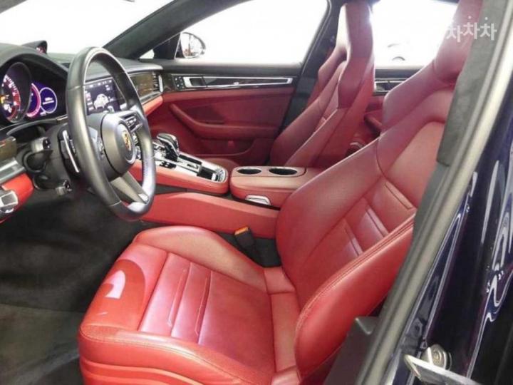 Porsche Panamera 971 4.0 GTS Base Type 9