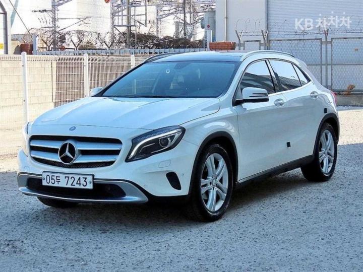 Mercedes-Benz GLA-Class X156 GLA200 CDi 4 Matic 3