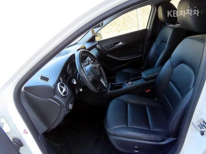 Mercedes-Benz GLA-Class X156 GLA200 CDi 4 Matic 6