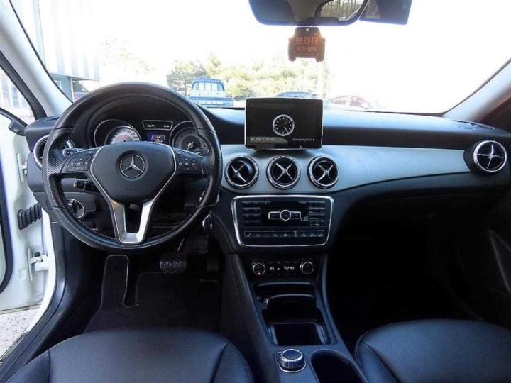 Mercedes-Benz GLA-Class X156 GLA200 CDi 4 Matic 8