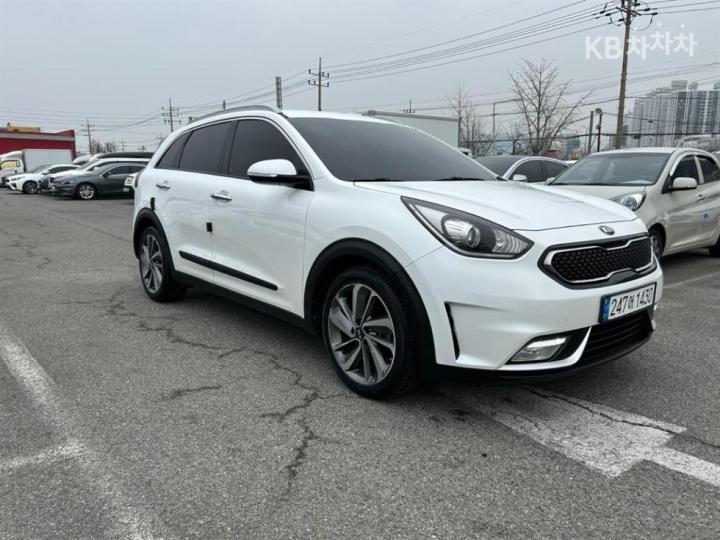 Kia Niro 1.6 Prestige 4