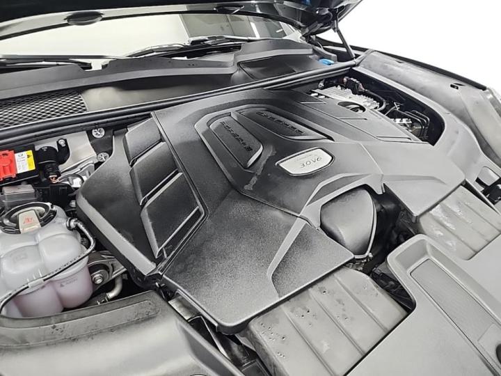 Porsche Cayenne 9Y0 3.0 Base Type 6