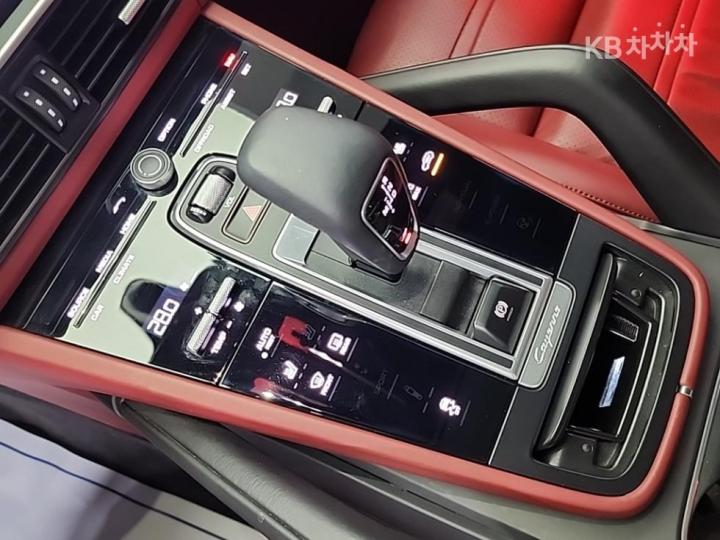 Porsche Cayenne 9Y0 3.0 Base Type 9