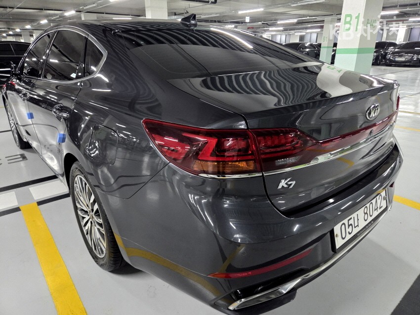 2020 - kia k7