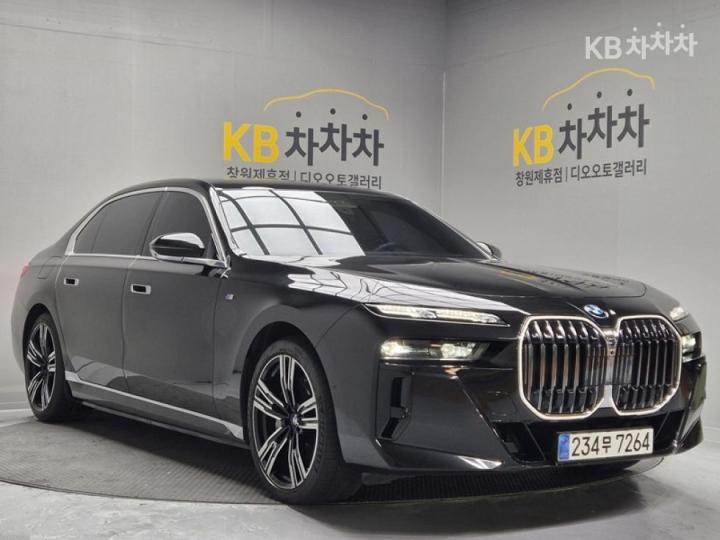 BMW 7er — miniaturë 2
