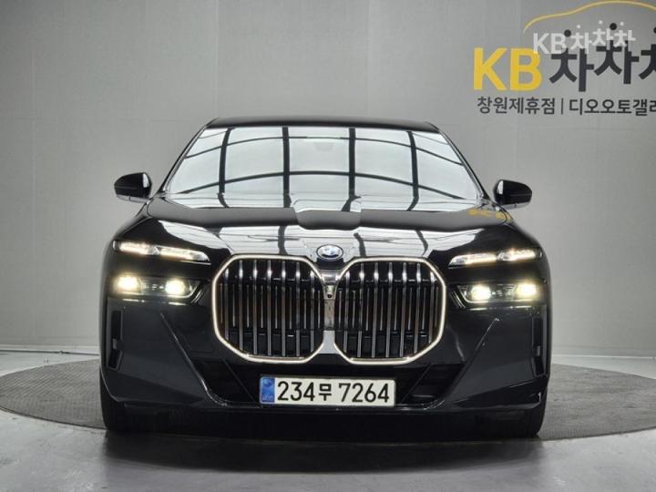 BMW 7er — miniaturë 3