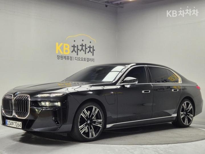 BMW 7er 750e xDrive — foto 1