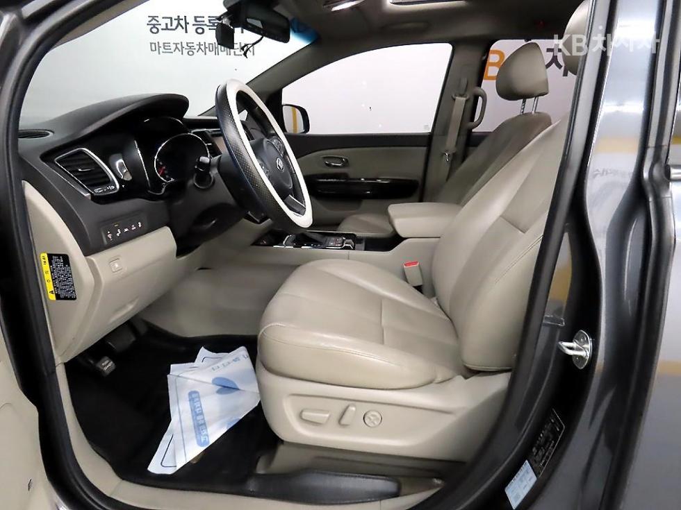 2017 - kia carnival