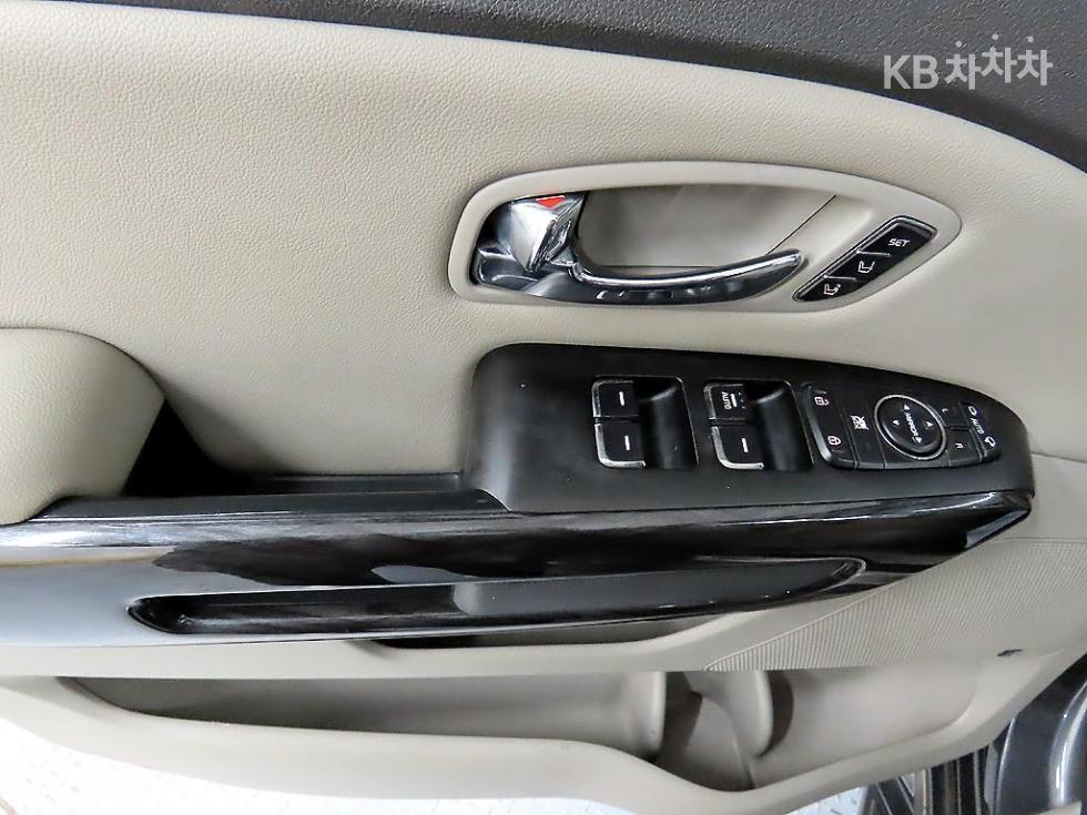 2017 - kia carnival