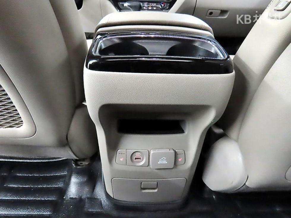 2017 - kia carnival