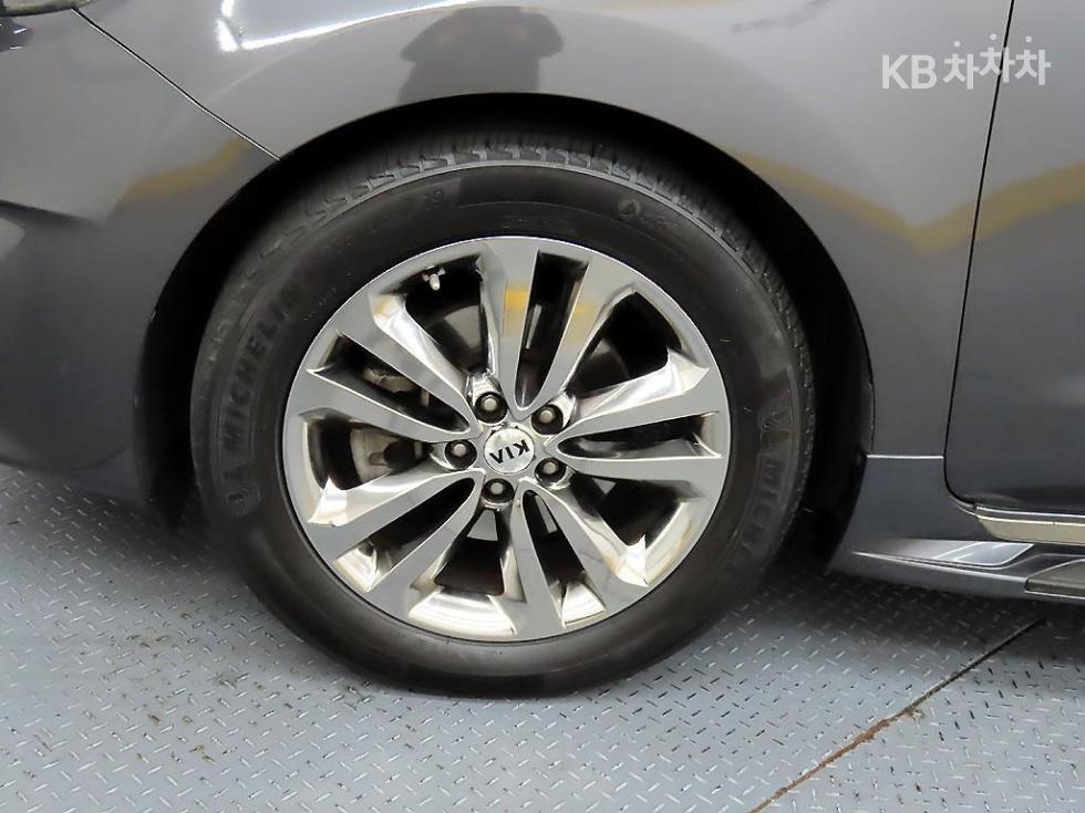 2017 - kia carnival