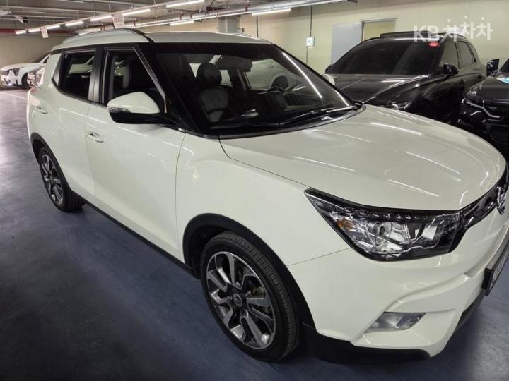 KG Mobility (Ssangyong) Tivoli Gasoline VX 4