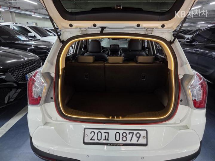 KG Mobility (Ssangyong) Tivoli Gasoline VX 8