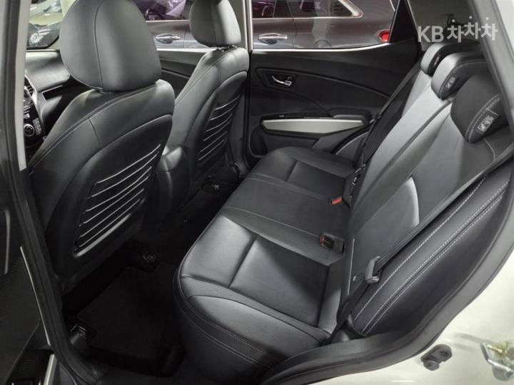 KG Mobility (Ssangyong) Tivoli Gasoline VX 10