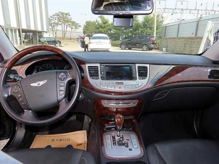 Hyundai Genesis BH330 LUXURY Base Type 8