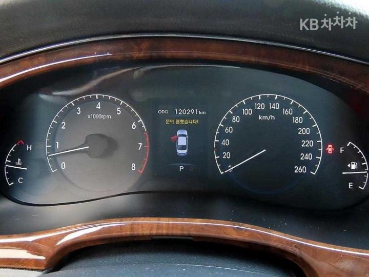 Hyundai Genesis BH330 LUXURY Base Type 10